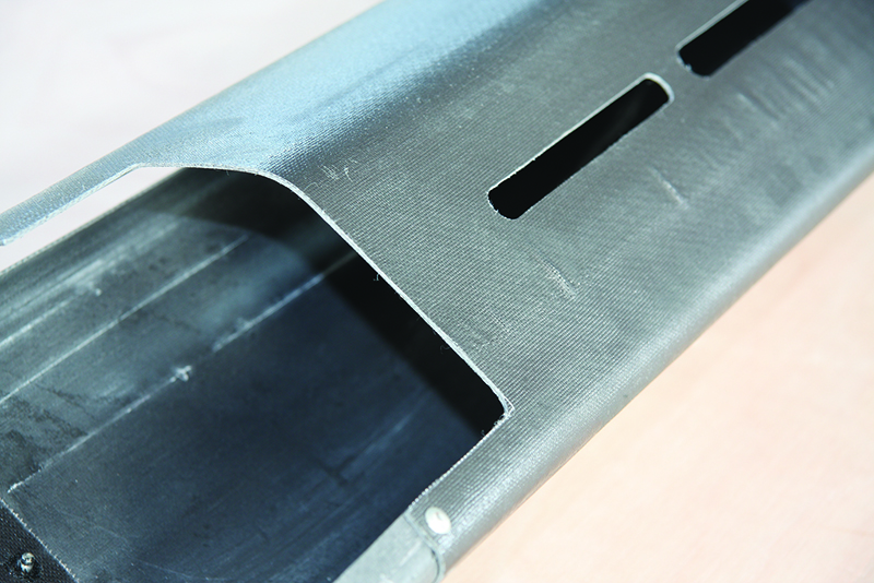 CFRT闆：玻纖增強(qiang)熱塑性複合材(cái)料在軌道交通(tong)的應用